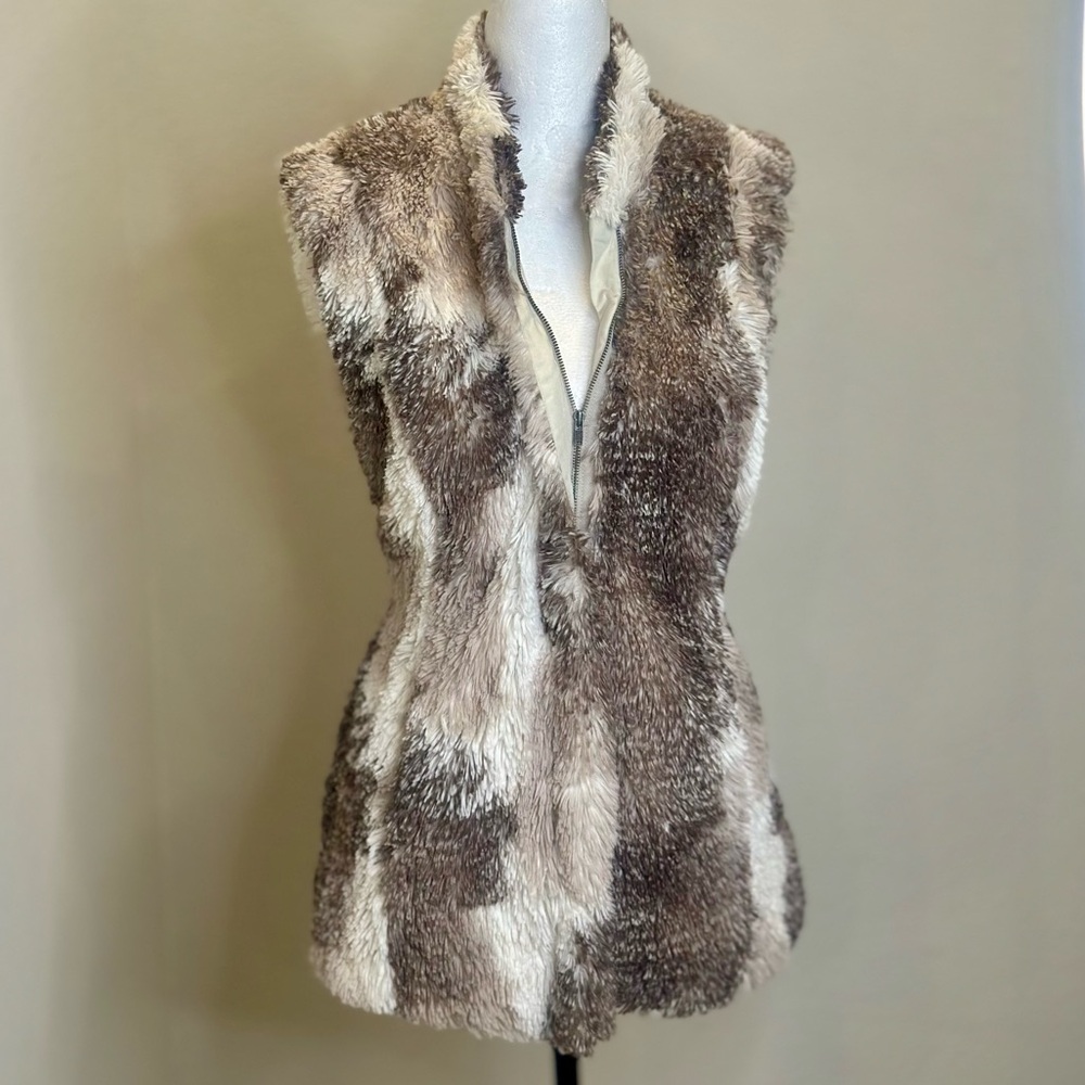 🍒Brown and Cream Faux Fur Vest